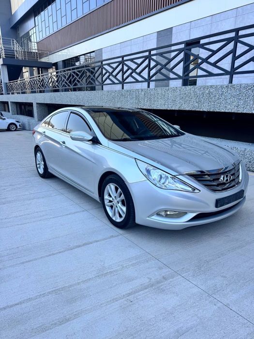 Srochna !!!Hyundai sonata juda yahshi xolatda 2010yil probeg80000