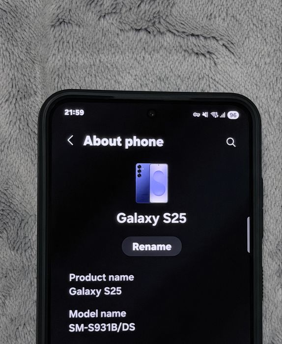 Samsung Galaxy S25 256GB Ca NOU, Husă Spigen inclusă, Garanție 2027