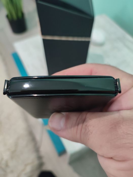 хауей 5 про 500лева и Моторола раз за 700 лева