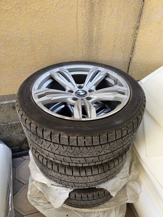 Продам диски с шинамина Бмв  R18