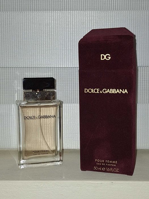 Продавам парфюм Dolce and Gabanna pour femme
