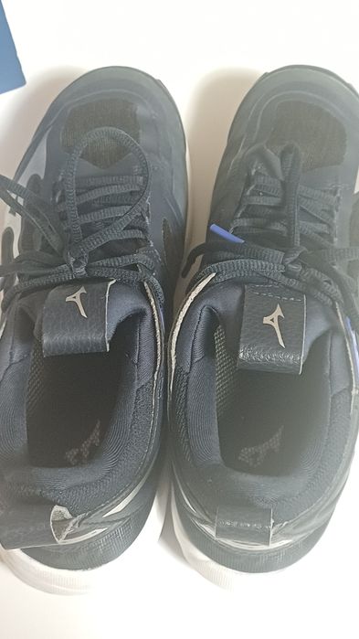 Професионални Обувки Mizuno WAVE MOMENTUM 2