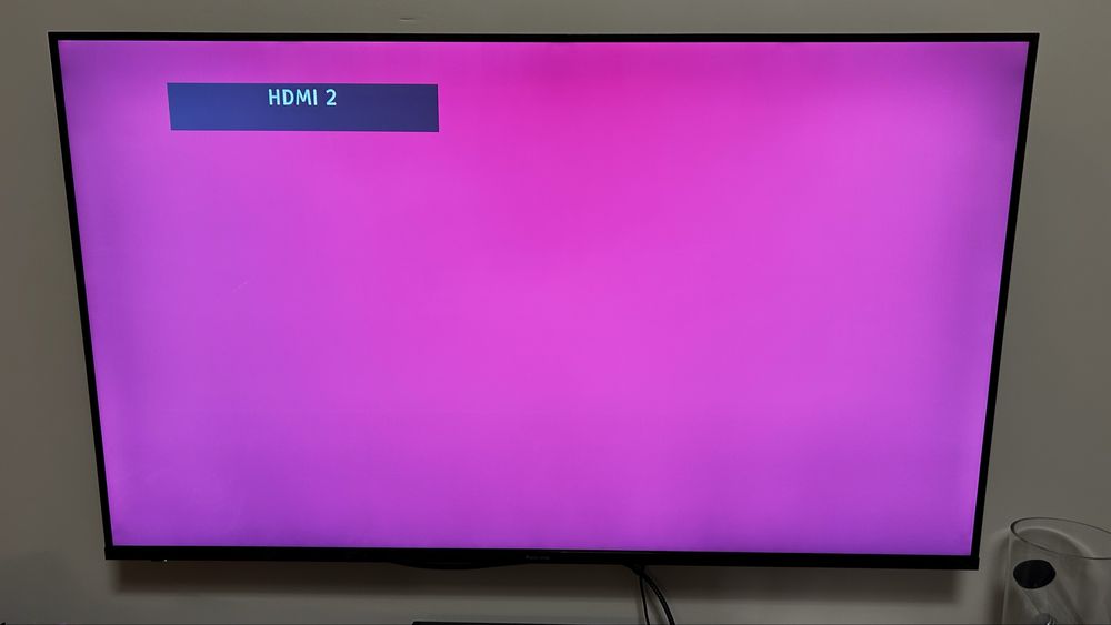 Panasonic TX-58GX700E 58" 4K Smart TV плюс стойка за стена