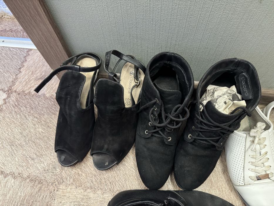 Отдам женскую обувь