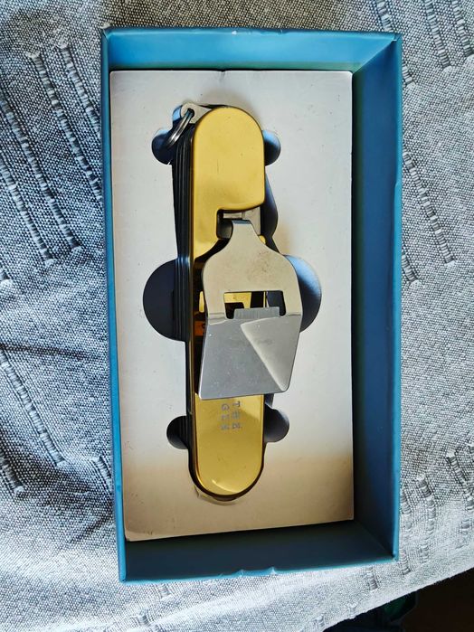 Мултифункционално ножче за сирена и вино