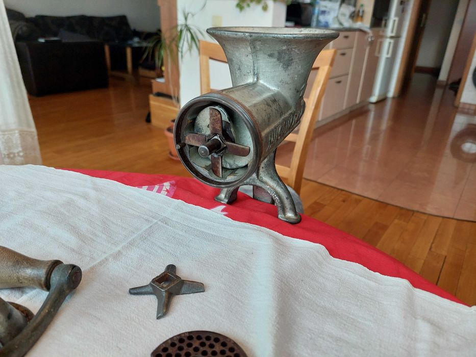 месомелачка и стари шишета