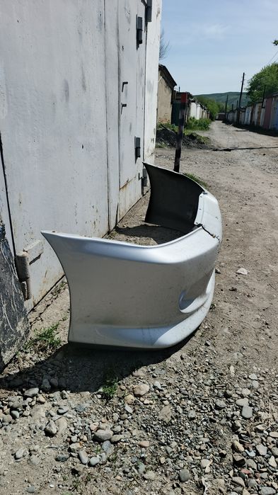 Продам бампер передний
