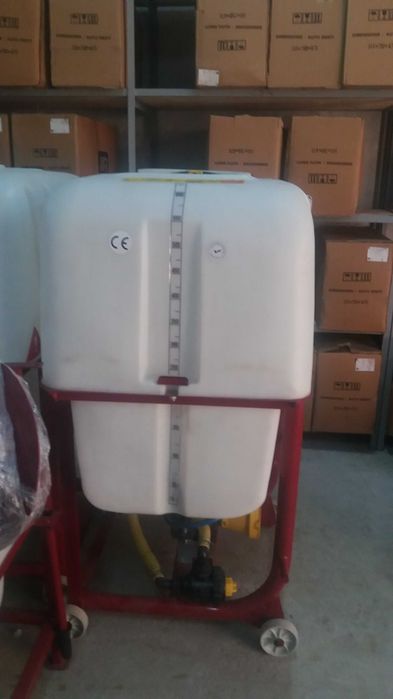 Opriskitel.Опрыскватель садовый на 600 литров.