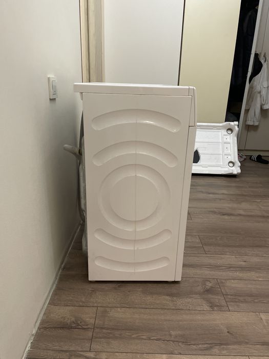 Продам стиралку BOSCH на 6 кг