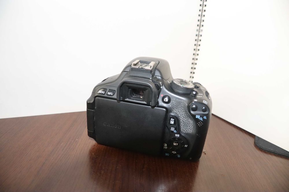 canon eos 600d с canon efs 18-55 обектив комплект