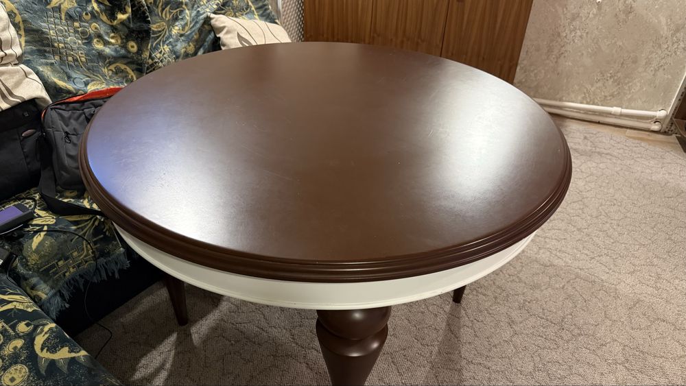 Срочно продам стол