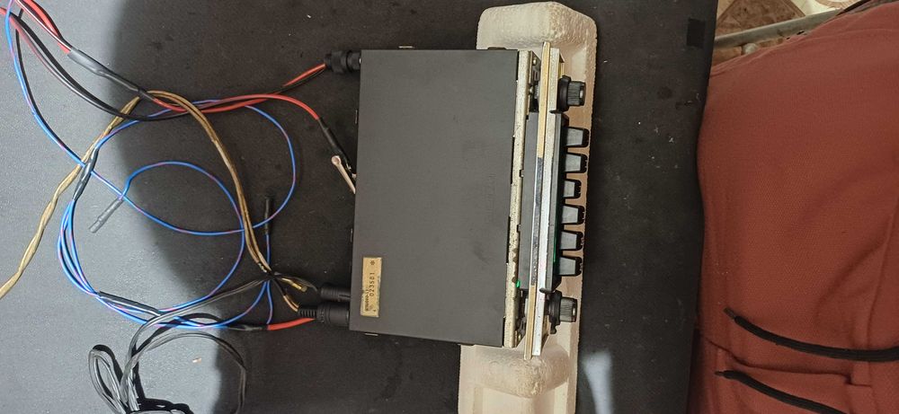 Radio auto cu bluetooh grunding