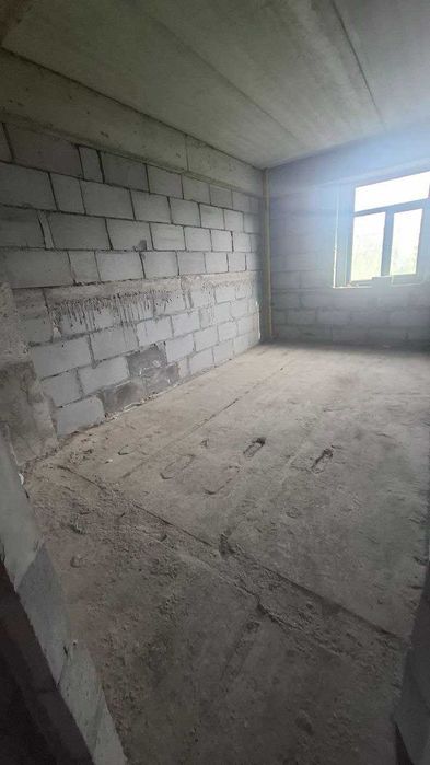 Продается 4х комнатная квартира в новостройке на Юнсабаде 9 квартал.
