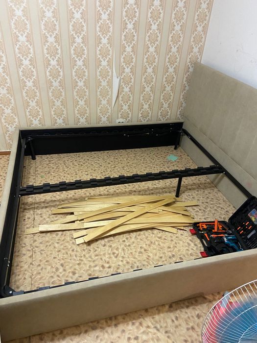 Двуспальная кровать