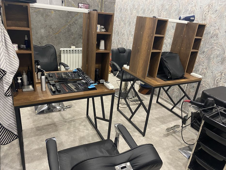 Парикмахерские столы для стрижек