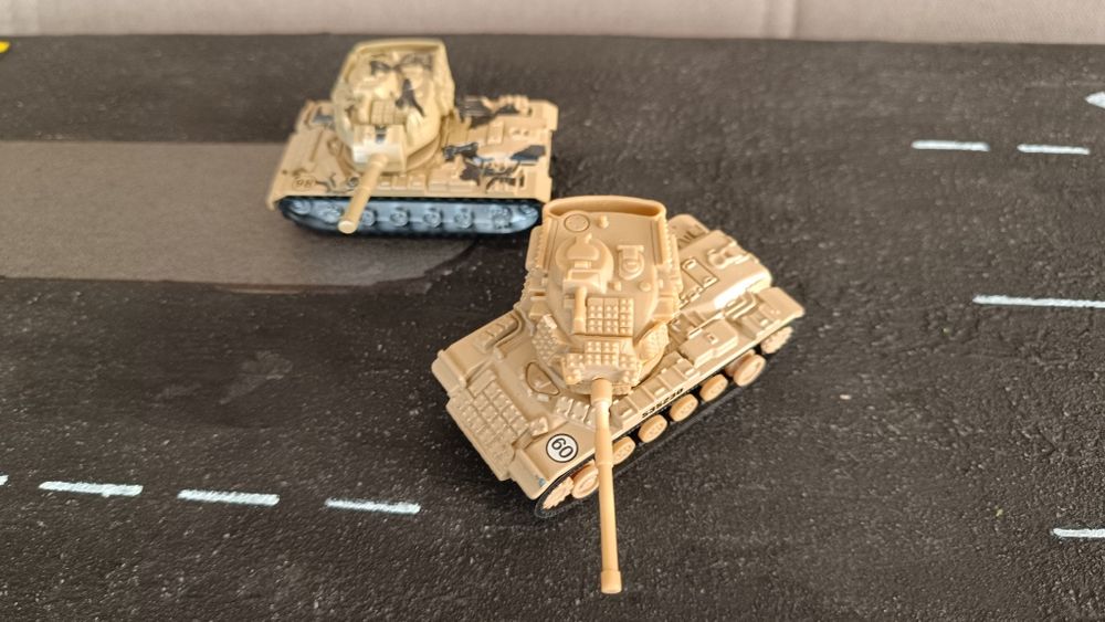 Tanc macheta metalica roti 1:87