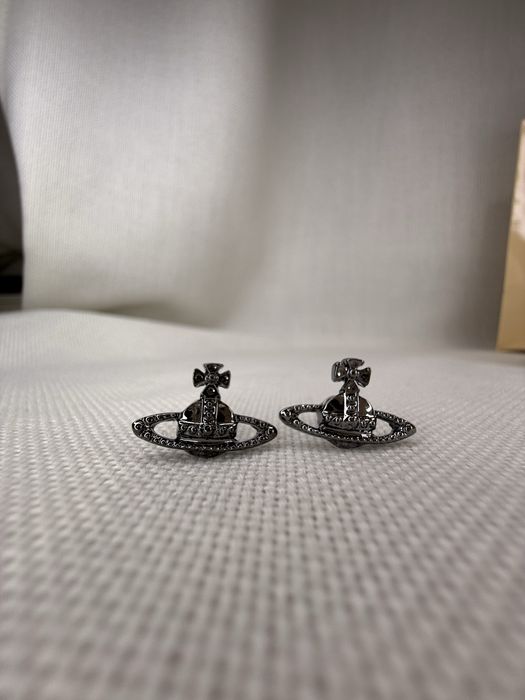 Cercei VIVIENNE Westwood ”mini bas relief”, negru