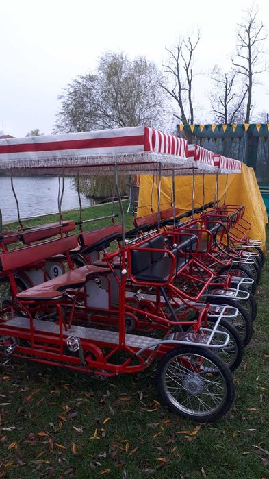 Vand biciclete de agrement pentru familie, cu acoperis si 4 roti