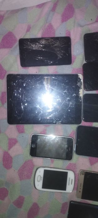Продам телефоны и планшеты