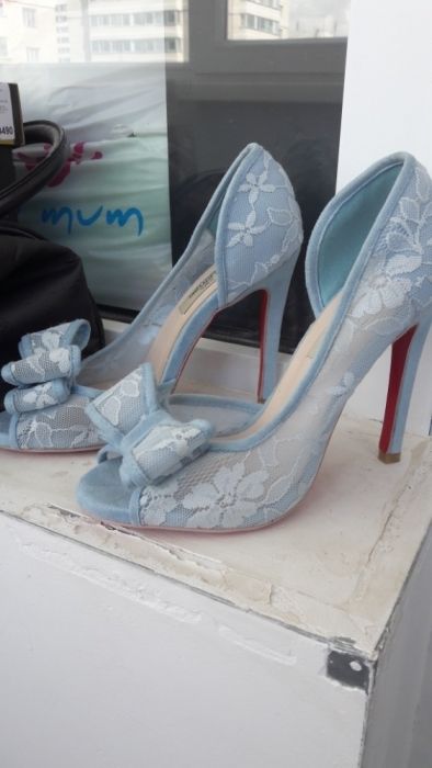 Продам туфли-босоножки