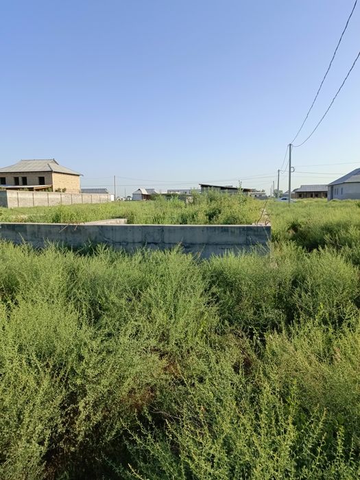 Участка сотилади каробчида 6сотихли фундаменти билан