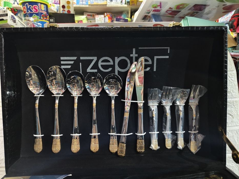 Набор столовых приборов в чемодане цептер