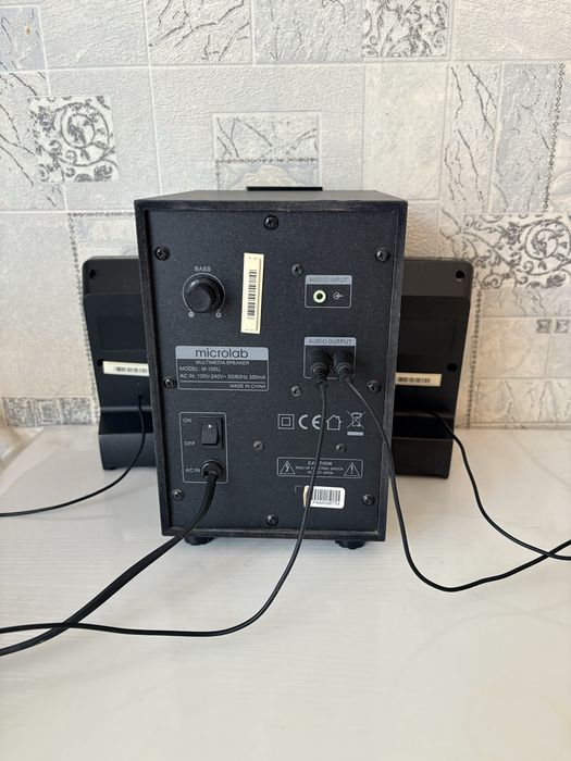 продаю компьютерную колонку Microlab M-110U