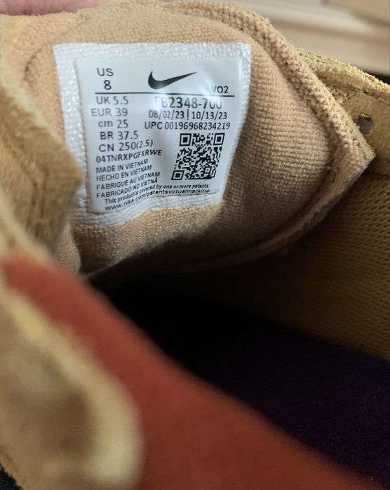 Кроссовки Nike оригинал 39 размер