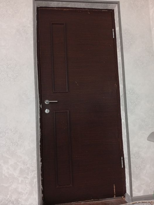 Eshik 4ta bir xil bor