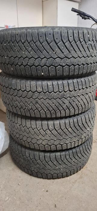 Шины 215/55/17.                    .