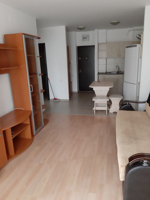 Inchiriez apartament Green Park