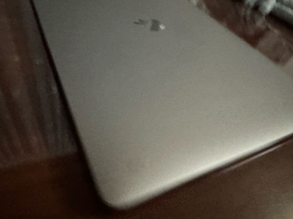 Macbook pro i9 2020   Ideal xolatta.