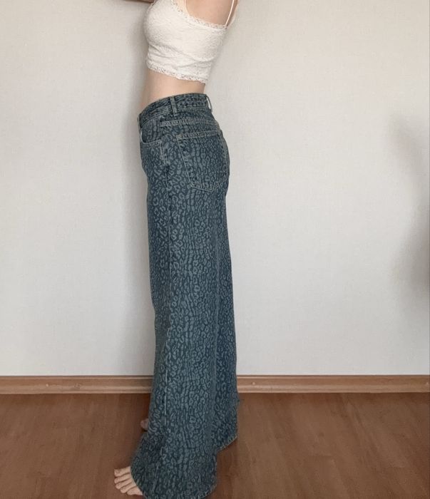 Джинсы с леопардовым принтом Pull&Bear