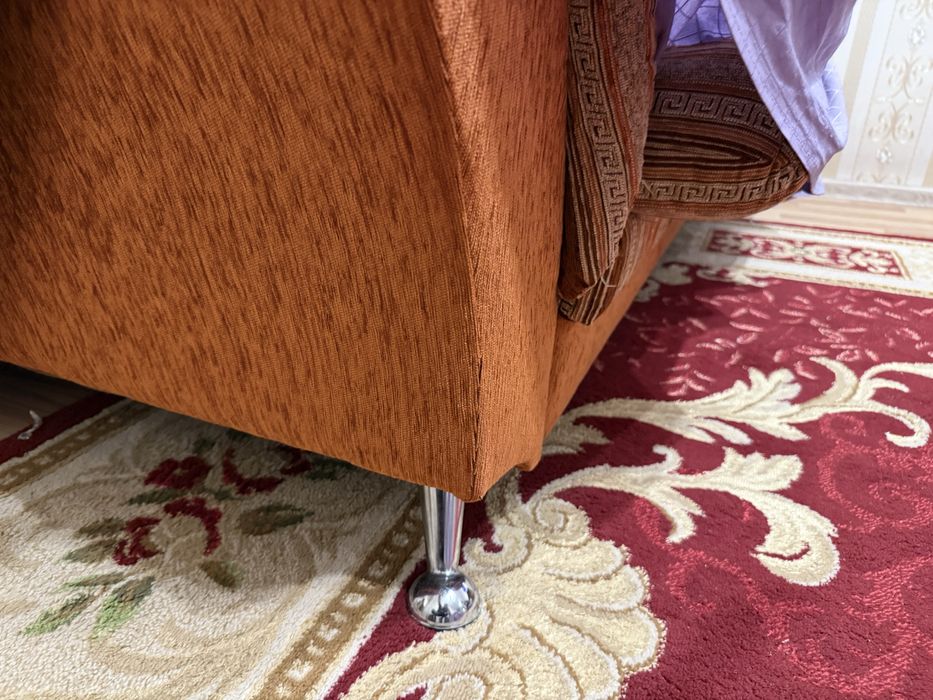 Диван и два кресла