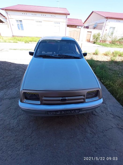 Автомобиль Форд Сиера