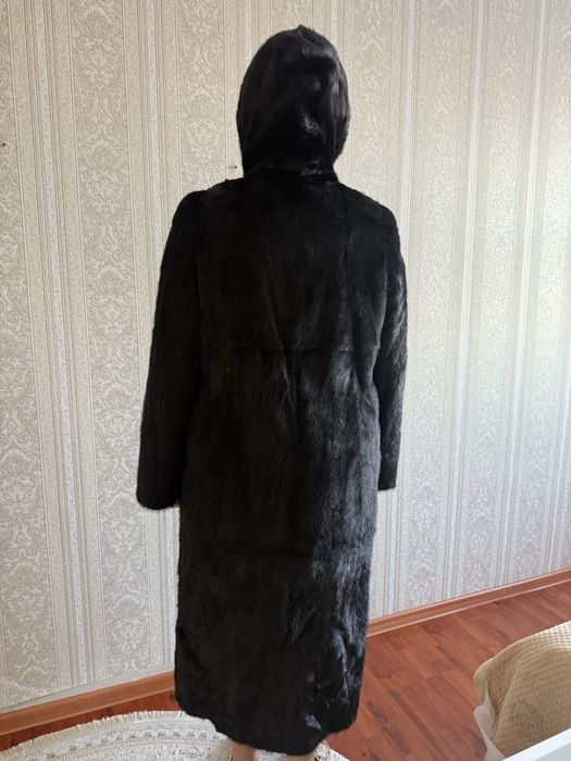 Шуба норковая длинная в отличном состоянии