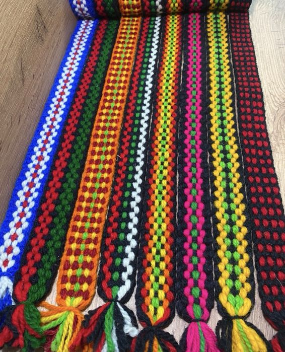 Ръчно изработени вълнени колани посходящи на народни носии