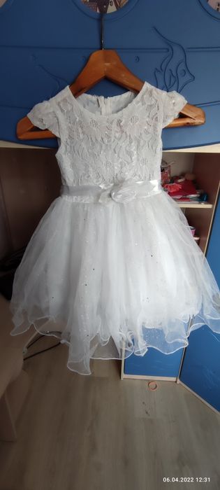 Пробам платье на девочку