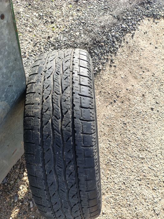 Продам шины 225/65R17