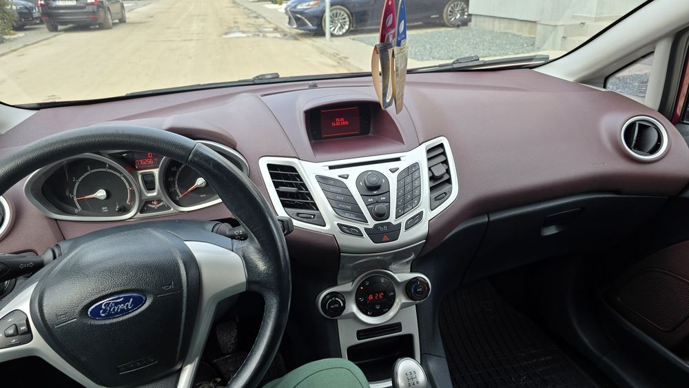 Ford fiesta titanium 1.6 benzina 120cp