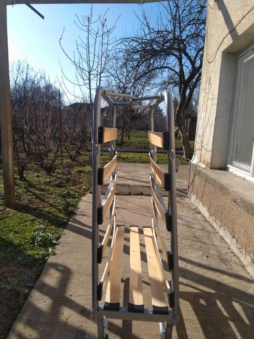 Продавам походно легло