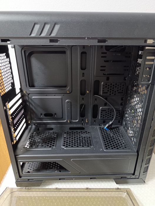 Carcasa gaming Gamemax Elysium Black