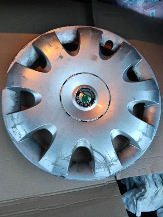 Capac roată original Skoda. La 20 lei.