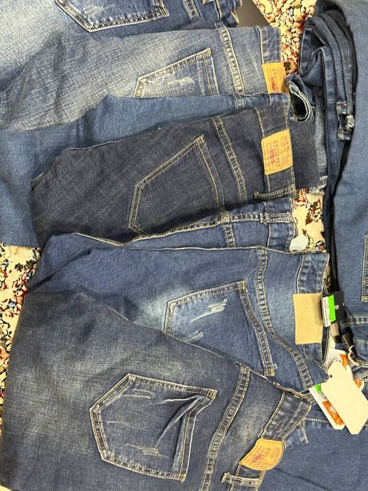 Распродажа джинс