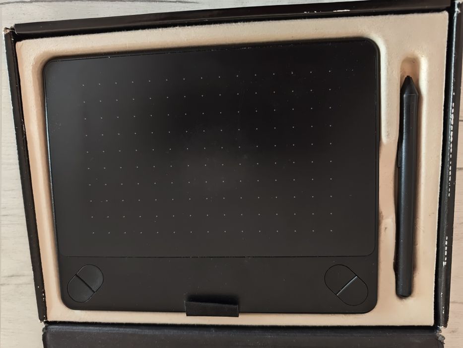 Графичен таблет INTUOS WACOM 6.3.17