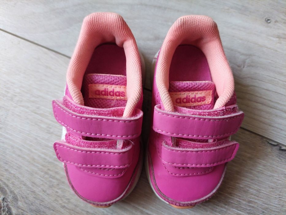 Бебешки маратонки Adidas 19 номер