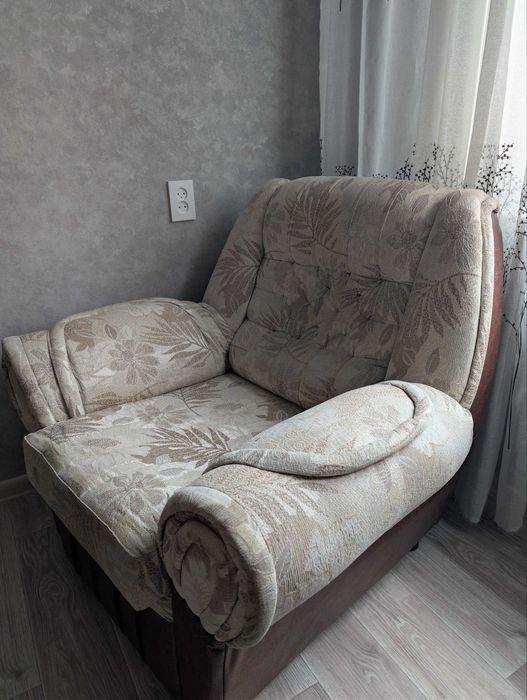 Мягкое кресло БУ