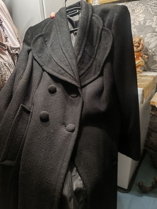 Пальто драповое продам срочно