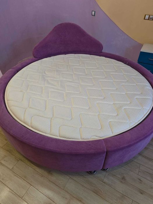 Круглая кровать + диван
