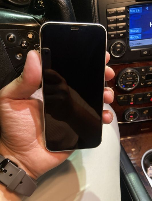 Продам айфон 12   iphone 12